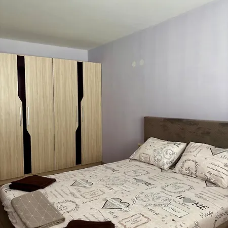 Markapart 4 - Center - Sleeps 5